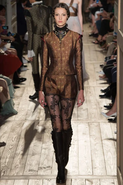 Look 31